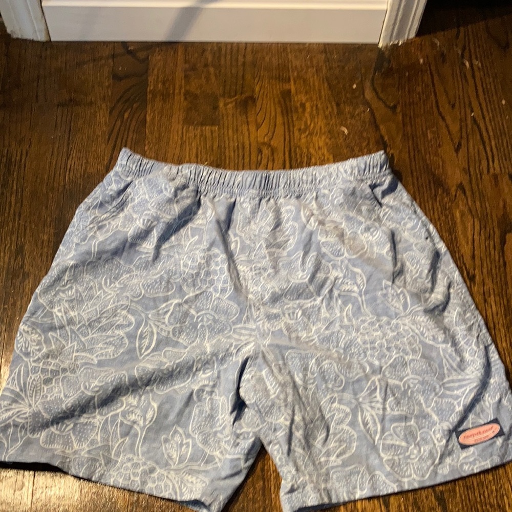 Large Vineyard vines bathing suit